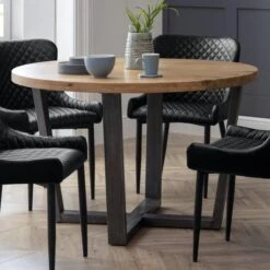 Brooklyn 4 Seater Round Dining Table, Oak -Julian Bowen 30794154